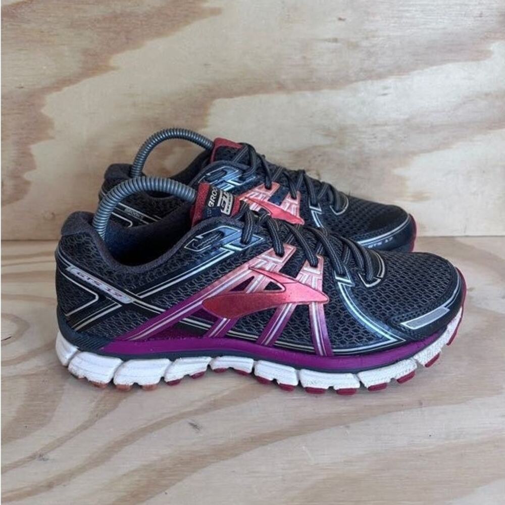 Brooks -Adrenaline GTS 17 -Running Shoes -Gray/Red -Women's -9.5(B) -1202311B044